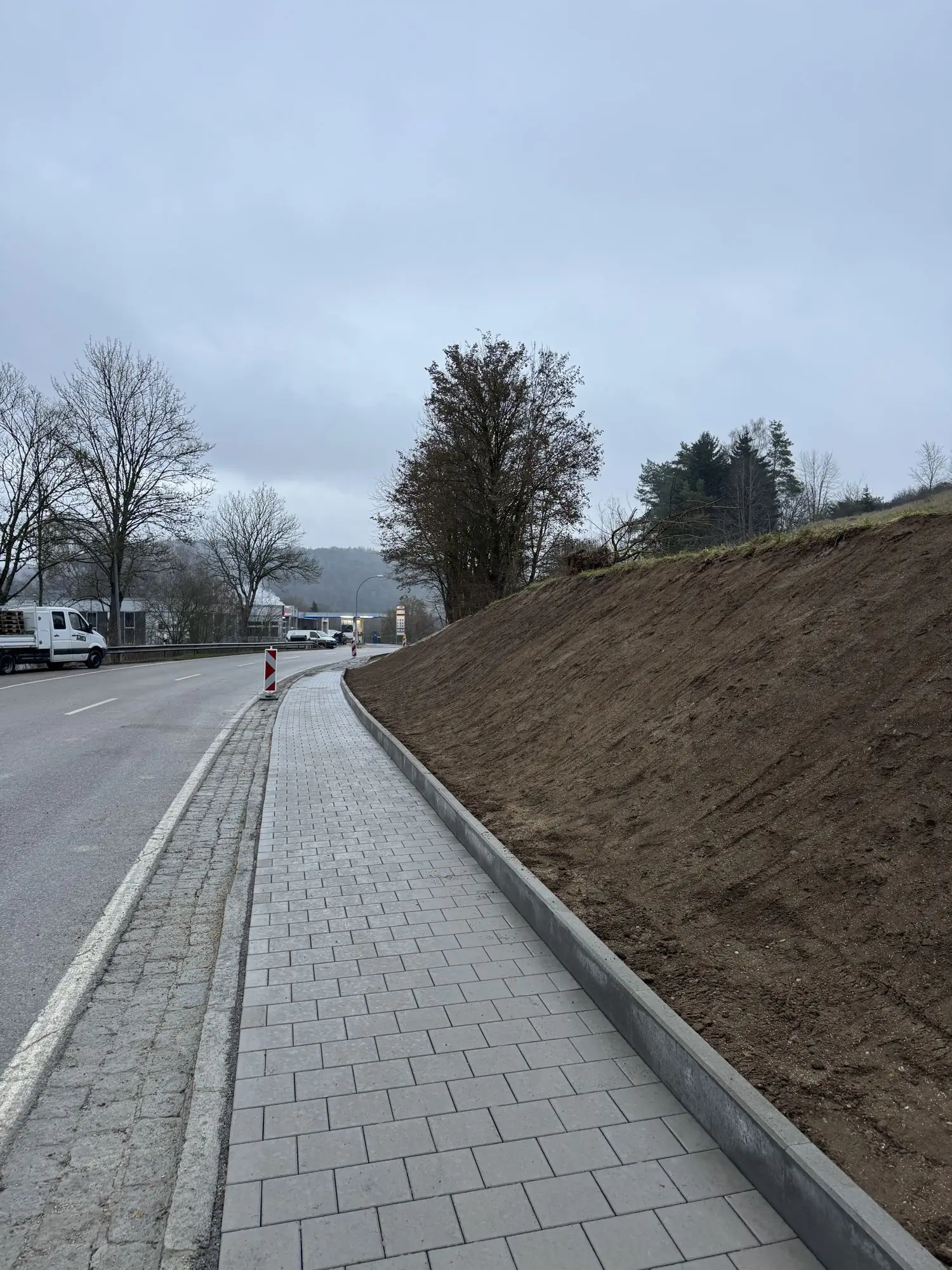 Gehwegausbau Altmannstein: fertiger Gehweg