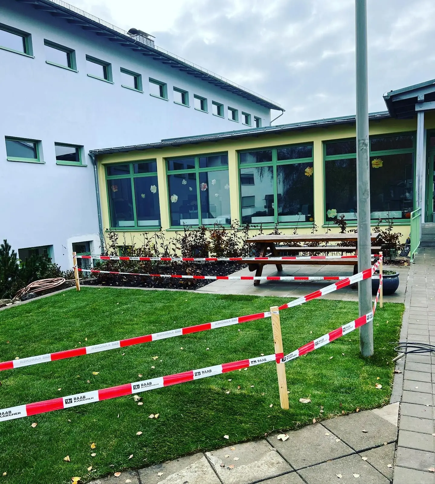 Grundschule Pondorf: neue Rasenfläche